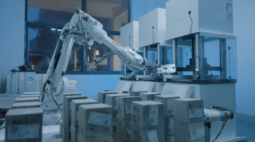 混凝土抗壓強度檢測機器人。